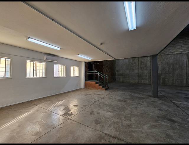 477M² WAREHOUSE TO LET IN LINBRO PARK